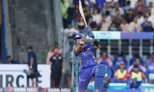 सूर्यकुमार यादव को MVP का खिताब मिला, साई सुदर्शन को सीजन का सर्वश्रेष्ठ उभरते खिलाड़ी चुना गया सूर्यकुमार यादव को MVP का खिताब मिला, साई सुदर्शन को सीजन का सर्वश्रेष्ठ उभरते खिलाड़ी चुना गया