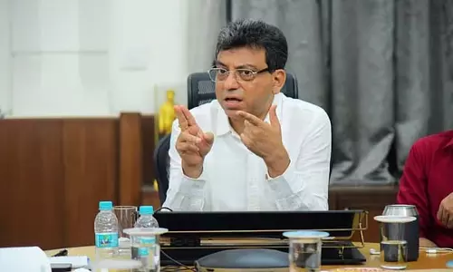 गड्ढों और बाढ़ के प्रबंधन के लिए आवश्यक कदम उठाएं: BBMP ने अधिकारियों को निर्देश दिए गड्ढों और बाढ़ के प्रबंधन के लिए आवश्यक कदम उठाएं: BBMP ने अधिकारियों को निर्देश दिए