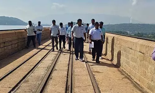 Tamil Nadu : जल संसाधन विभाग के मुख्य अभियंता ने किया मेट्टूर बांध का निरीक्षण