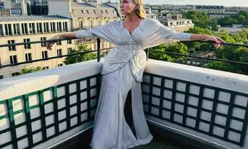 Sarah Jessica Parker ने बताया कि ‘महिलाएं 50 या 60 की उम्र में भी कमजोर नहीं होतीं’