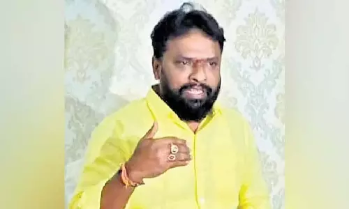 मंत्री ने YSRCP को भड़काऊ बैनरों के खिलाफ चेतावनी दी