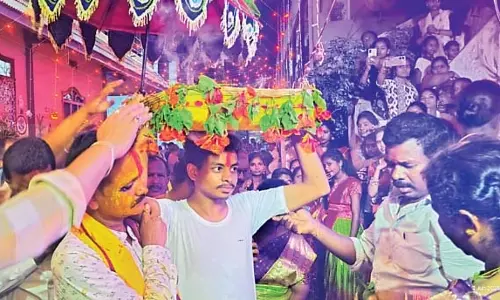 Odisha : रायगढ़ नगरवासियों की आराध्य देवी बुरादला पोलम्मा की पूजा धूमधाम से चल रही