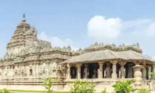 Karnataka: लकुंडी मंदिर में पुरातत्व उत्खनन शुरू Karnataka: लकुंडी मंदिर में पुरातत्व उत्खनन शुरू