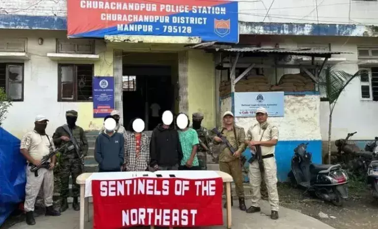 Manipur: चुराचांदपुर में सीकेएमए के चार कार्यकर्ता गिरफ्तार Manipur: चुराचांदपुर में सीकेएमए के चार कार्यकर्ता गिरफ्तार