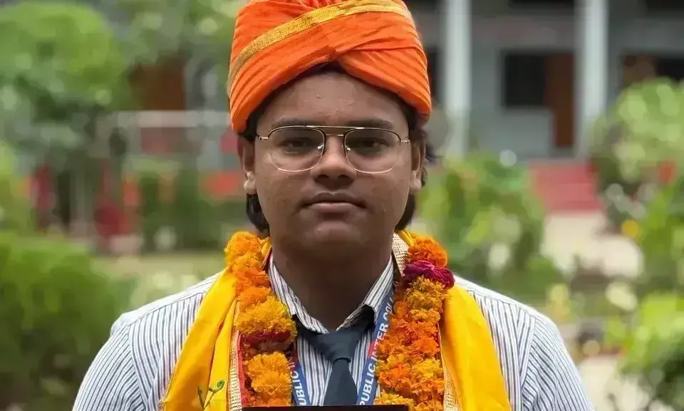 Hathras: जेईई एडवांस्ड में एमएलडीवी छात्र मानवेन्द्र की जीत, परचम लहराया Hathras: जेईई एडवांस्ड में एमएलडीवी छात्र मानवेन्द्र की जीत, परचम लहराया