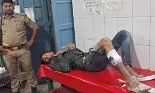 Raebareli: पशु तस्करों से भिड़ी पुलिस, मुठभेड़ में दो के पैरों में लगी गोली Raebareli: पशु तस्करों से भिड़ी पुलिस, मुठभेड़ में दो के पैरों में लगी गोली