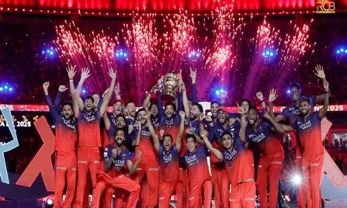 बेंगलुरू ने IPL खिताब जीतने के बाद आरसीबी की विजय परेड की तैयारी शुरू कर दी बेंगलुरू ने IPL खिताब जीतने के बाद आरसीबी की विजय परेड की तैयारी शुरू कर दी