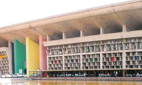 Haryana : धीरेंद्र ब्रह्मचारी आश्रम भूमि मामले में आरोपी को हाईकोर्ट ने अंतरिम जमानत दी Haryana : धीरेंद्र ब्रह्मचारी आश्रम भूमि मामले में आरोपी को हाईकोर्ट ने अंतरिम जमानत दी
