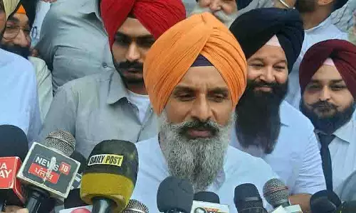 Punjab: मानहानि मामले में बिक्रम मजीठिया अदालत में पेश हुए