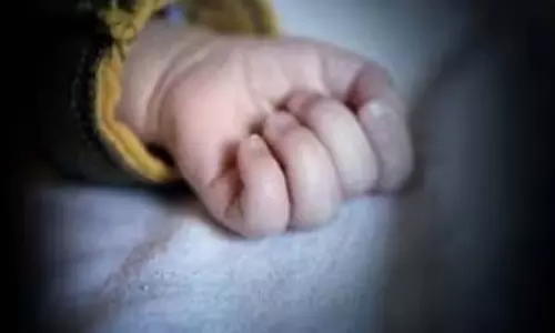 Odisha: नशे में धुत 22 वर्षीय व्यक्ति ने अपनी नवजात बेटी को सड़क पर पटक-पटक कर मार डाला