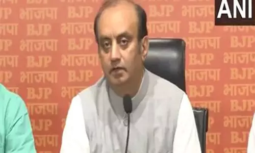 BJP के सुधांशु त्रिवेदी ने राहुल गांधी के आत्मसमर्पण वाले बयान की आलोचना की BJP के सुधांशु त्रिवेदी ने राहुल गांधी के आत्मसमर्पण वाले बयान की आलोचना की