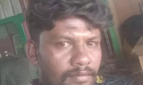 Chikkaballapura : पत्थर से कुचलकर व्यक्ति की बेरहमी से हत्या Chikkaballapura : पत्थर से कुचलकर व्यक्ति की बेरहमी से हत्या