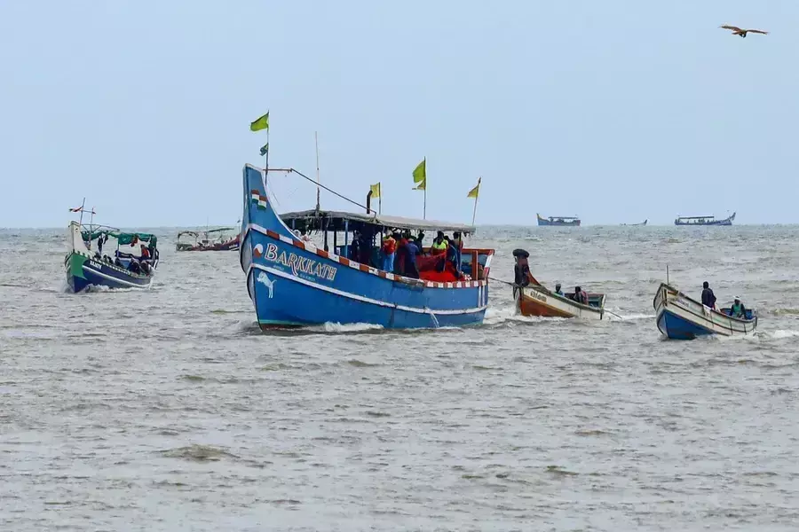 9 जून की मध्य रात्रि से Kozhikode में ट्रॉलिंग पर प्रतिबंध सख्त उपाय लागू 9 जून की मध्य रात्रि से Kozhikode में ट्रॉलिंग पर प्रतिबंध सख्त उपाय लागू