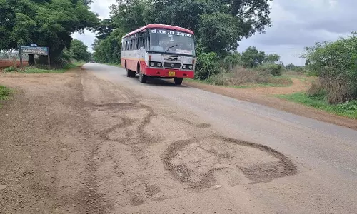 Harapanahalli : राज्य राजमार्गों पर गड्ढे