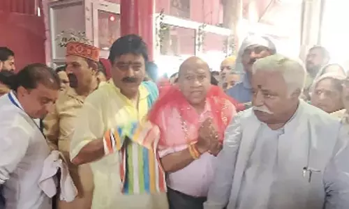 अजय सधोत्रा, रतन लाल गुप्ता ने माता खीर भवानी मंदिर में माथा टेका
