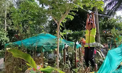 मुल्लूर सरकारी स्कूल: छात्रों का अनोखा स्वागत मुल्लूर सरकारी स्कूल: छात्रों का अनोखा स्वागत