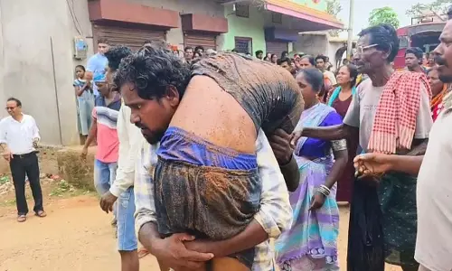 Odisha के नबरंगपुर गांव में सेप्टिक टैंक में दम घुटने से चार लोगों की मौत Odisha के नबरंगपुर गांव में सेप्टिक टैंक में दम घुटने से चार लोगों की मौत