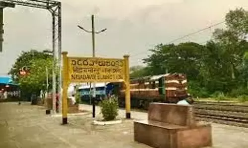 AP चैंबर्स ने दुव्वाडा-निदादावोल रेलवे लाइन को चौगुना करने की मांग की AP चैंबर्स ने दुव्वाडा-निदादावोल रेलवे लाइन को चौगुना करने की मांग की
