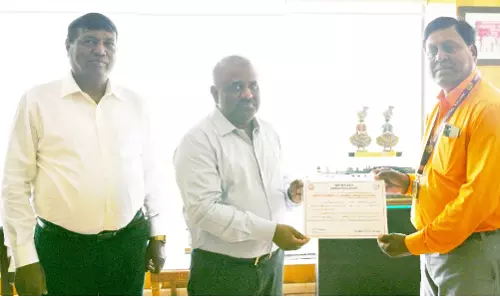मालगाड़ी के डिब्बे में लगी आग पर ट्रैफिक असिस्टेंट की नजर पड़ी, बड़ा हादसा टला