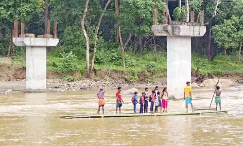 Kerala: नहर का बहाव मोड़कर वर्णमाला प्रांगण तक पहुंचे आदिवासी छात्र Kerala: नहर का बहाव मोड़कर वर्णमाला प्रांगण तक पहुंचे आदिवासी छात्र
