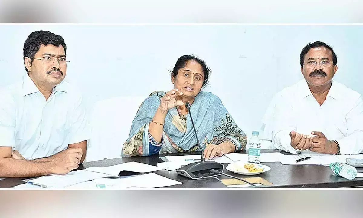 Andhra: सविता कहती हैं, कारीगरों को उद्यमियों में बदला जाएगा Andhra: सविता कहती हैं, कारीगरों को उद्यमियों में बदला जाएगा