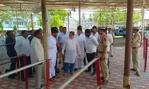 Ponnam ने 8-9 जून को मछली प्रसादम वितरण की व्यवस्था की समीक्षा की
