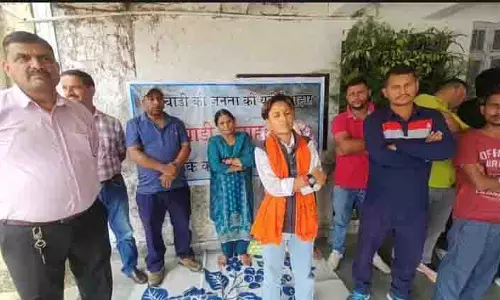 Palampur के ग्रामीणों ने कंडवारी सड़क के ढहने पर विरोध जताया, तत्काल मरम्मत की मांग की
