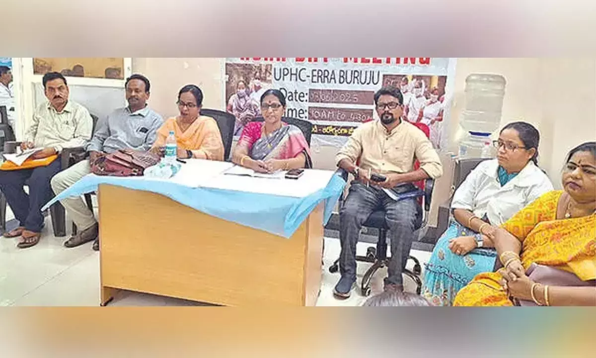 DMHO ने UPHC में आशा समीक्षा बैठक में भाग लिया DMHO ने UPHC में आशा समीक्षा बैठक में भाग लिया