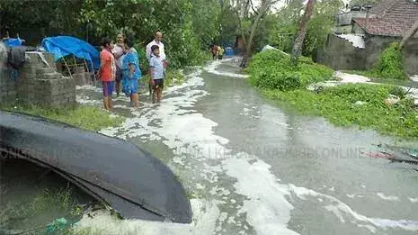 कुट्टनाड में कल सभी शैक्षणिक संस्थानों में Holiday पूमाला बांध पर अलर्ट कुट्टनाड में कल सभी शैक्षणिक संस्थानों में Holiday पूमाला बांध पर अलर्ट