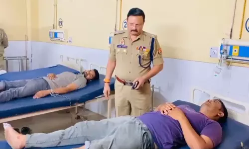 Shahjahanpur: पुलिस मुठभेड़ में दो गौ तस्कर गंभीर रूप से घायल