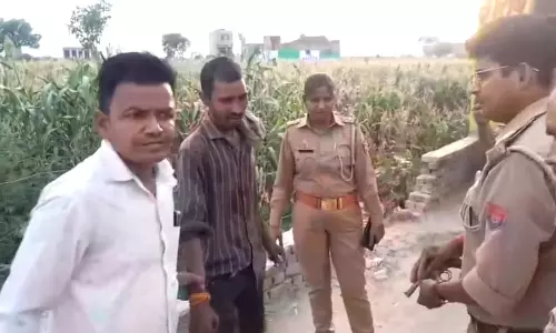 Farrukhabad: शराब के नशे में तमंचा लेकर घूम रहे युवक को पुलिस ने दबोचा