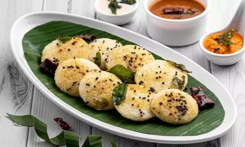 सादी इडली को दें मसालेदार रूप