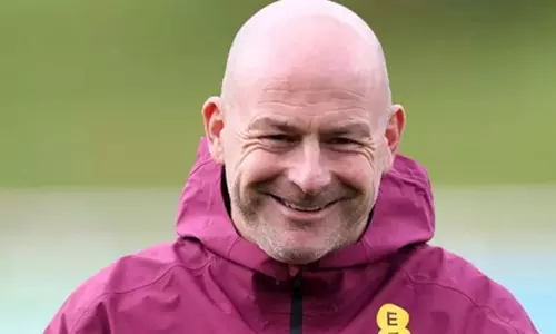 Lee Carsley  ने यूरोपीय चैम्पियनशिप से पहले इंग्लैंड अंडर-21 के मुख्य कोच के रूप में अपना अनुबंध बढ़ाया