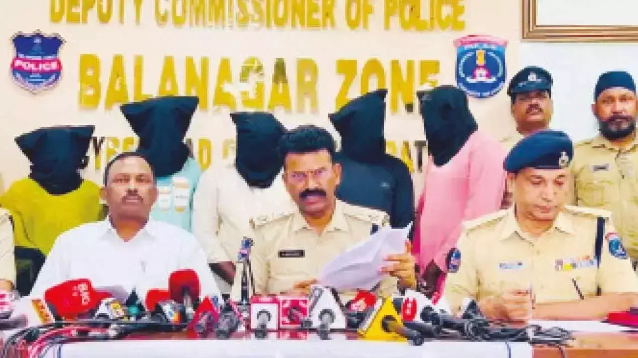 Police ने ड्रग तस्करी गिरोह का भंडाफोड़ किया; 1 करोड़ रुपये मूल्य की कोकीन और इफेड्रिन जब्त