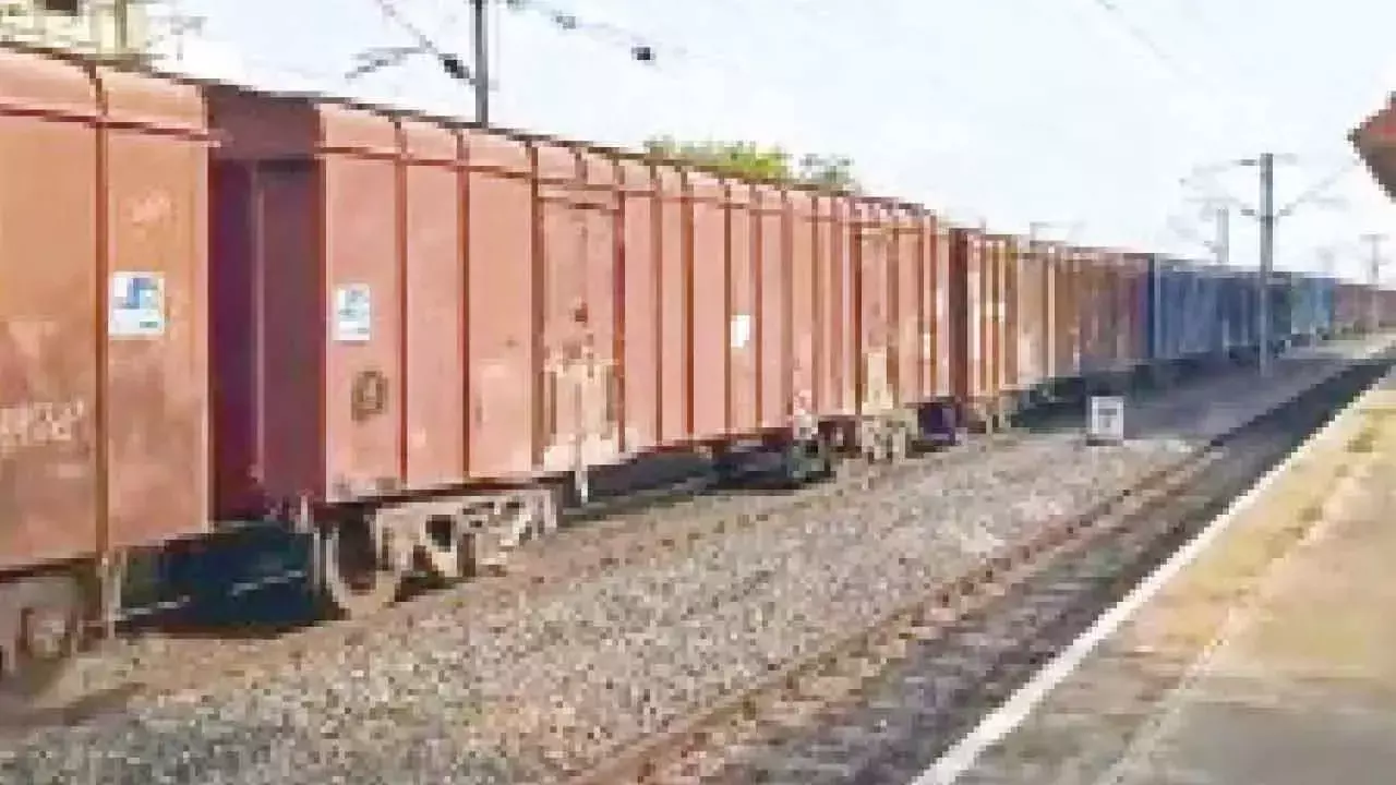 Telangana: SCR ने मई में 12.832 मीट्रिक टन माल लदान किया Telangana: SCR ने मई में 12.832 मीट्रिक टन माल लदान किया