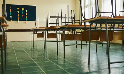 शून्य नामांकन के कारण 386 schools  स्कूलों को बंद कर दिया