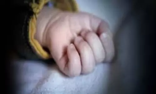 नशे में धुत्त 22 वर्षीय व्यक्ति ने नवजात बच्ची को सड़क पर पटक-पटक कर मार डाला