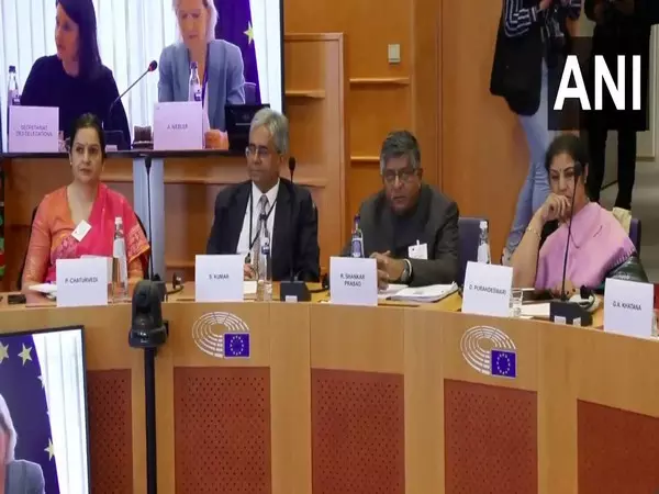 सर्वदलीय प्रतिनिधिमंडल ने यूरोपीय संसद के सदस्यों से बातचीत की सर्वदलीय प्रतिनिधिमंडल ने यूरोपीय संसद के सदस्यों से बातचीत की