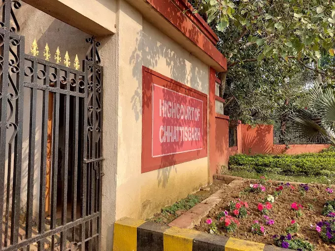 बेटा होने का सबूत नहीं दे पाया याचिकाकर्ता, अनुकंपा नियुक्ति की मांग हाईकोर्ट से खारिज बेटा होने का सबूत नहीं दे पाया याचिकाकर्ता, अनुकंपा नियुक्ति की मांग हाईकोर्ट से खारिज