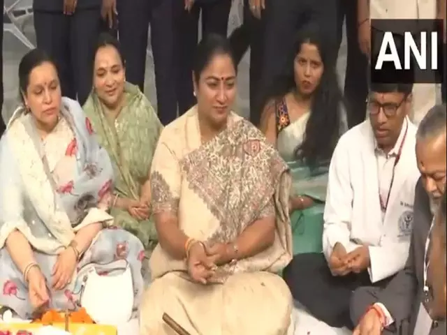 दिल्ली मुख्यमंत्री ने AIIMS में धानुका वेटिंग एरिया का उद्घाटन किया दिल्ली मुख्यमंत्री ने AIIMS में धानुका वेटिंग एरिया का उद्घाटन किया