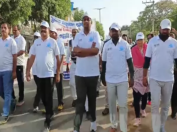 Andhra : सिंगल-यूज प्लास्टिक के खिलाफ जागरूकता रैली के साथ विश्व पर्यावरण दिवस मनाया गया Andhra : सिंगल-यूज प्लास्टिक के खिलाफ जागरूकता रैली के साथ विश्व पर्यावरण दिवस मनाया गया