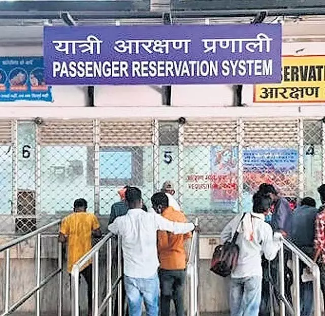 तत्काल रेलवे टिकट बुकिंग: आधार लिंक कराने वाले ग्राहकों को पहले 10 मिनट में मिलेगी प्राथमिकता तत्काल रेलवे टिकट बुकिंग: आधार लिंक कराने वाले ग्राहकों को पहले 10 मिनट में मिलेगी प्राथमिकता
