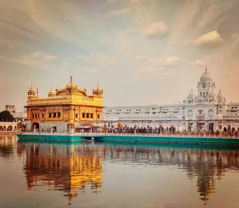 ब्रिटेन की वायरल शर्म, जब हाइपर इमेज ने Sikh धर्म को अपने कब्जे में ले लिया ब्रिटेन की वायरल शर्म, जब हाइपर इमेज ने Sikh धर्म को अपने कब्जे में ले लिया