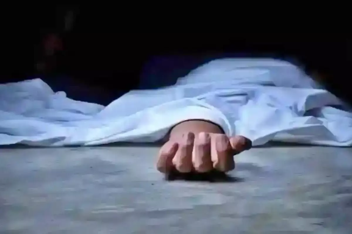 Lucknow: गला रेतकर मामा की हत्या, लखनऊ पुलिस को भांजे की तलाश Lucknow: गला रेतकर मामा की हत्या, लखनऊ पुलिस को भांजे की तलाश