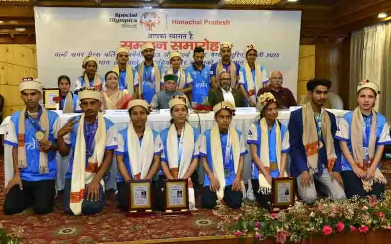 Himachal के राज्यपाल शिव प्रताप शुक्ला ने विशेष एथलीटों को सम्मानित किया Himachal के राज्यपाल शिव प्रताप शुक्ला ने विशेष एथलीटों को सम्मानित किया