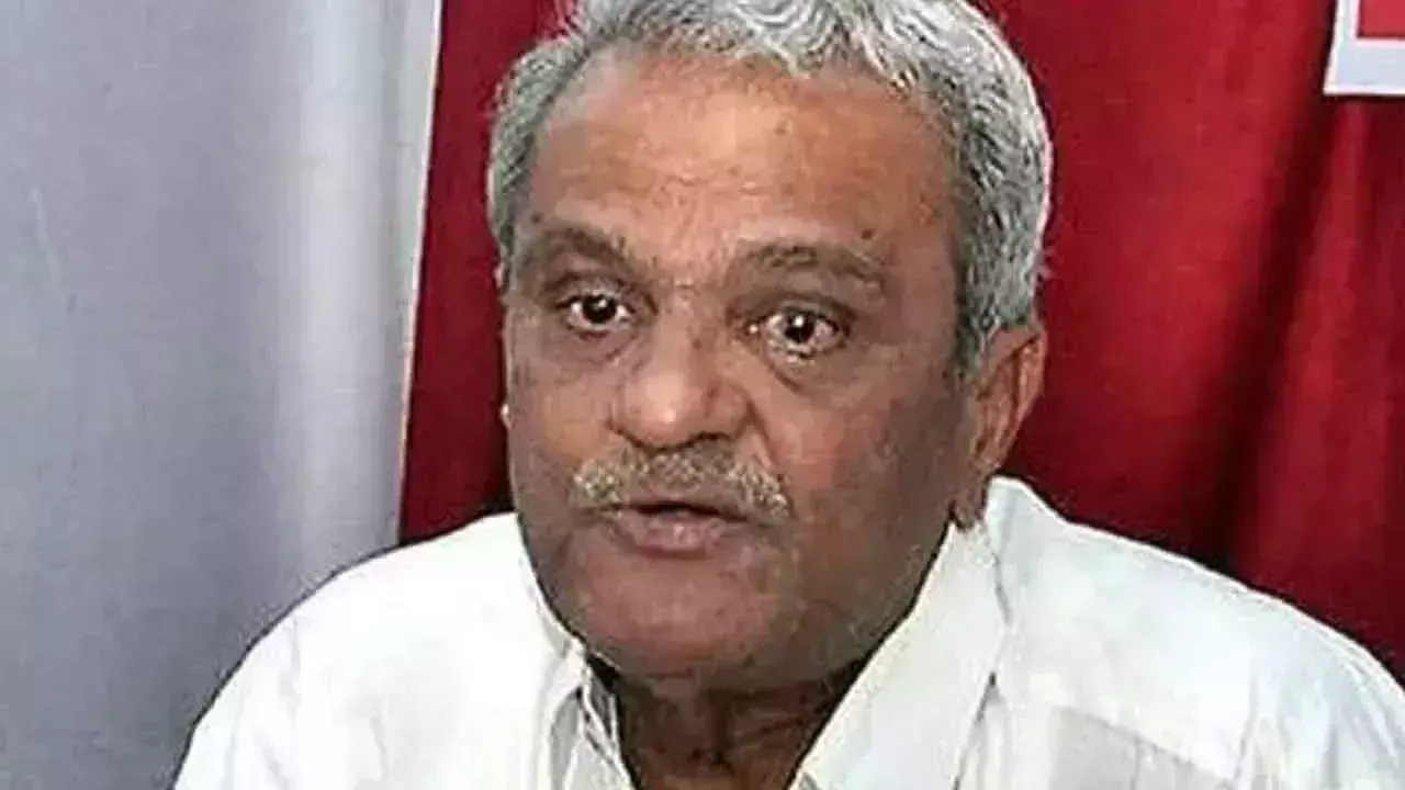 Andhra: नारायण ने सनातन धर्म समर्थकों के खिलाफ कार्रवाई की मांग की Andhra: नारायण ने सनातन धर्म समर्थकों के खिलाफ कार्रवाई की मांग की