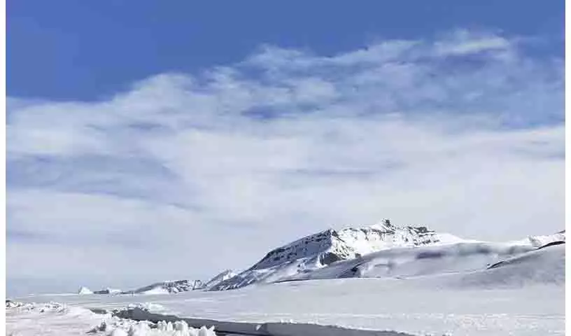 Rohtang road अवरुद्ध होने से बारालाचा की ओर स्थानांतरण शुरू Rohtang road अवरुद्ध होने से बारालाचा की ओर स्थानांतरण शुरू