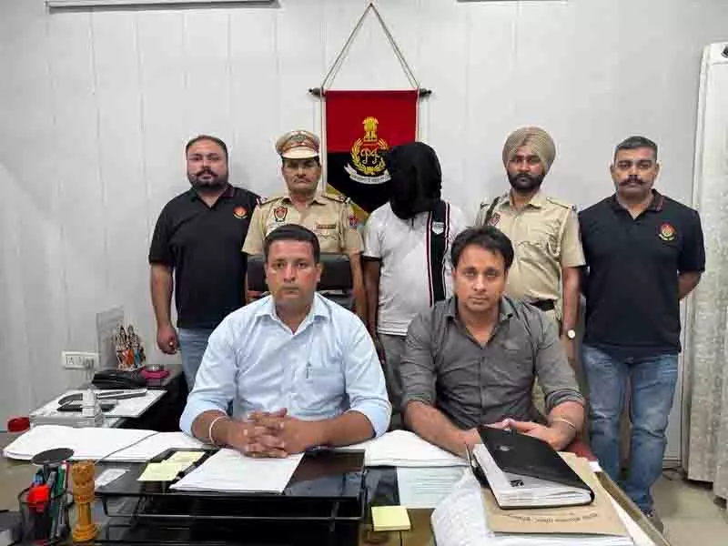 Ludhiana: अवैध शराब के साथ तस्कर गिरफ्तार Ludhiana: अवैध शराब के साथ तस्कर गिरफ्तार