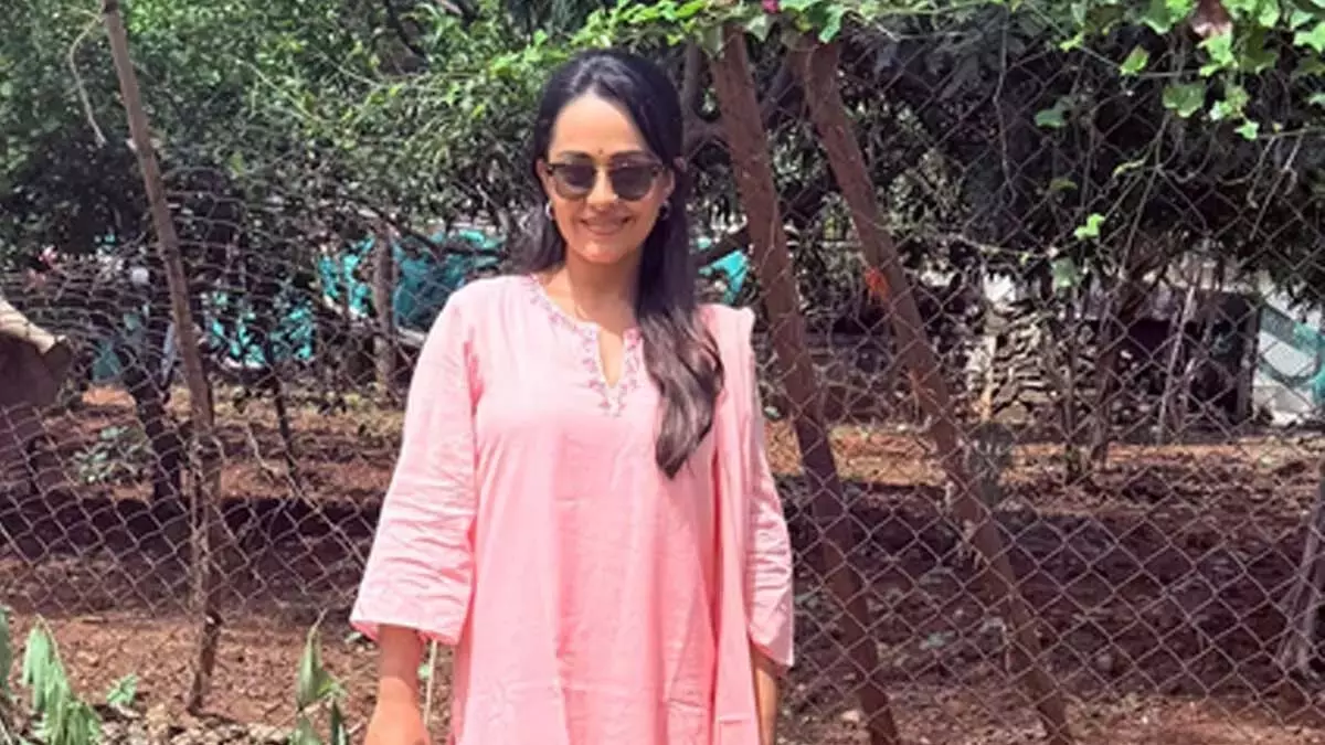 अपूर्वा अरोड़ा ने अपनी आगामी सीरीज के सेट पर काम करते हुए अपना जन्मदिन मनाया अपूर्वा अरोड़ा ने अपनी आगामी सीरीज के सेट पर काम करते हुए अपना जन्मदिन मनाया