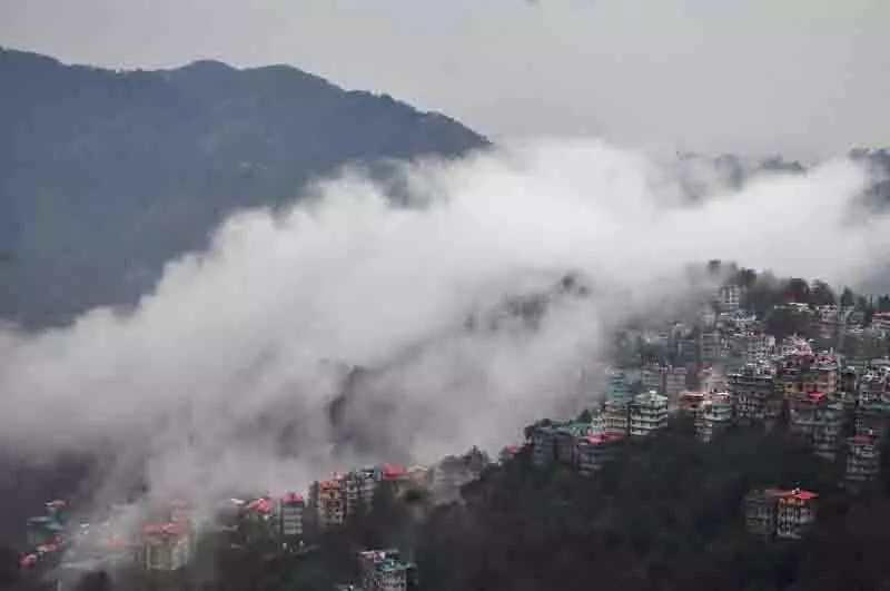 Himachal Pradesh के कई हिस्सों में बारिश और तूफान Himachal Pradesh के कई हिस्सों में बारिश और तूफान